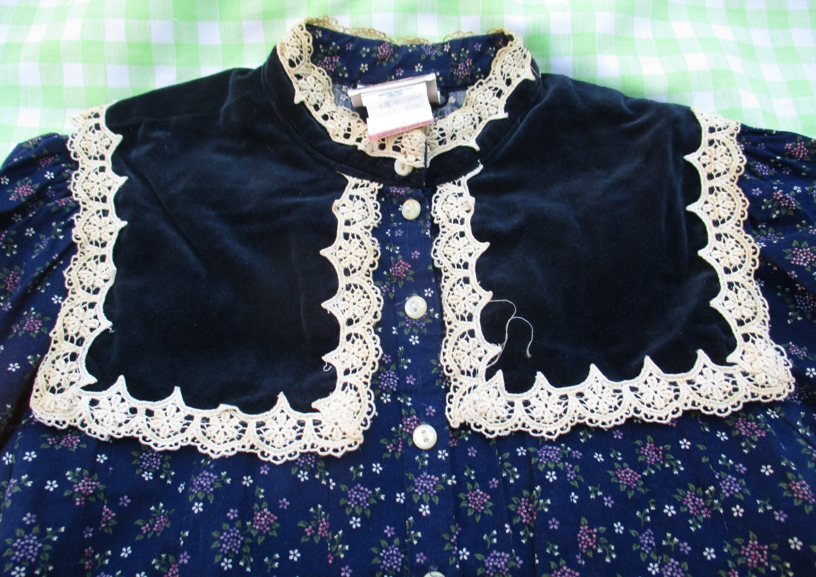 Vintage 70s Gunne Sax by Jessica Crochet Lace Velvet Puritan Collar Smock Dress