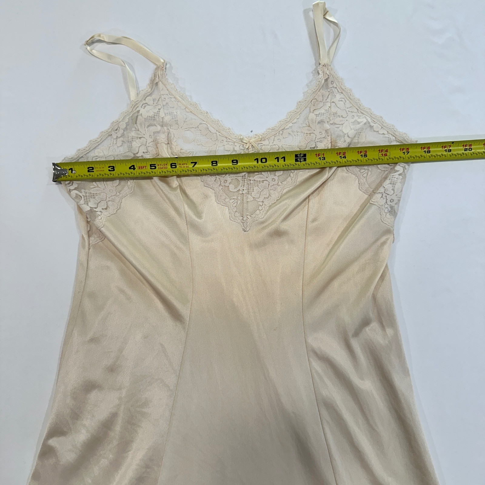 Maidenform Something Special Full Slip Womens 34 Beige Lace Trim | Coquette