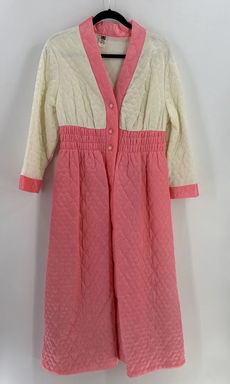 Vintage Quilted Pink Off White Robe Womens Size 18 Button Front Smocked Waist