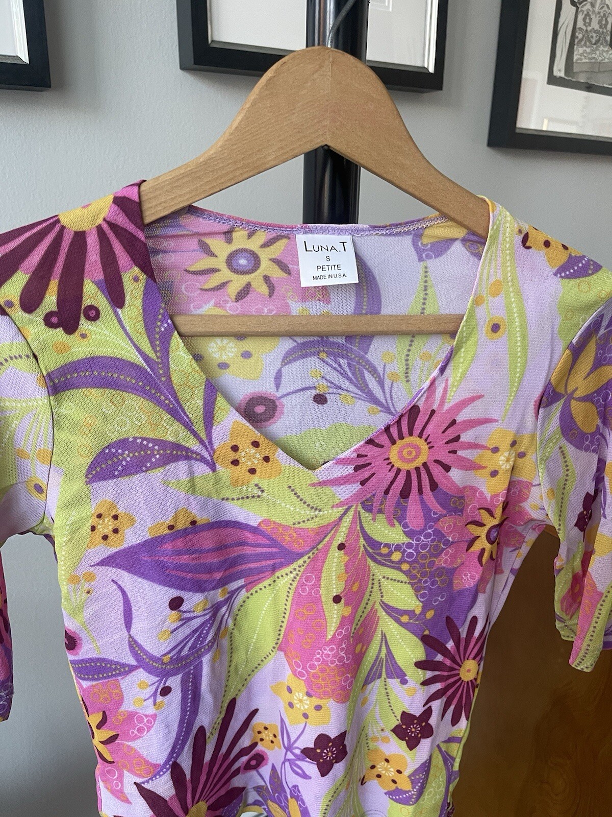 Vintage 90s Sheer Mesh Half Sleeve V-Neck Floral Top Women’s S
