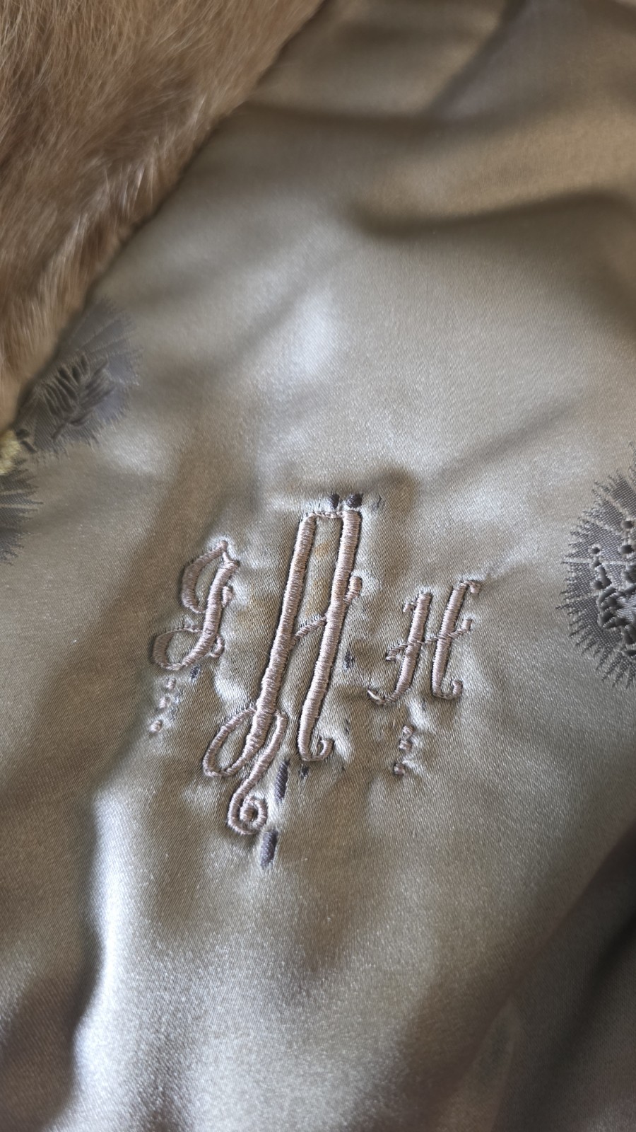 READ Vintage 1950s Genuine Blonde Pastel Mink Fur Capelet Bolero Shawl Collar