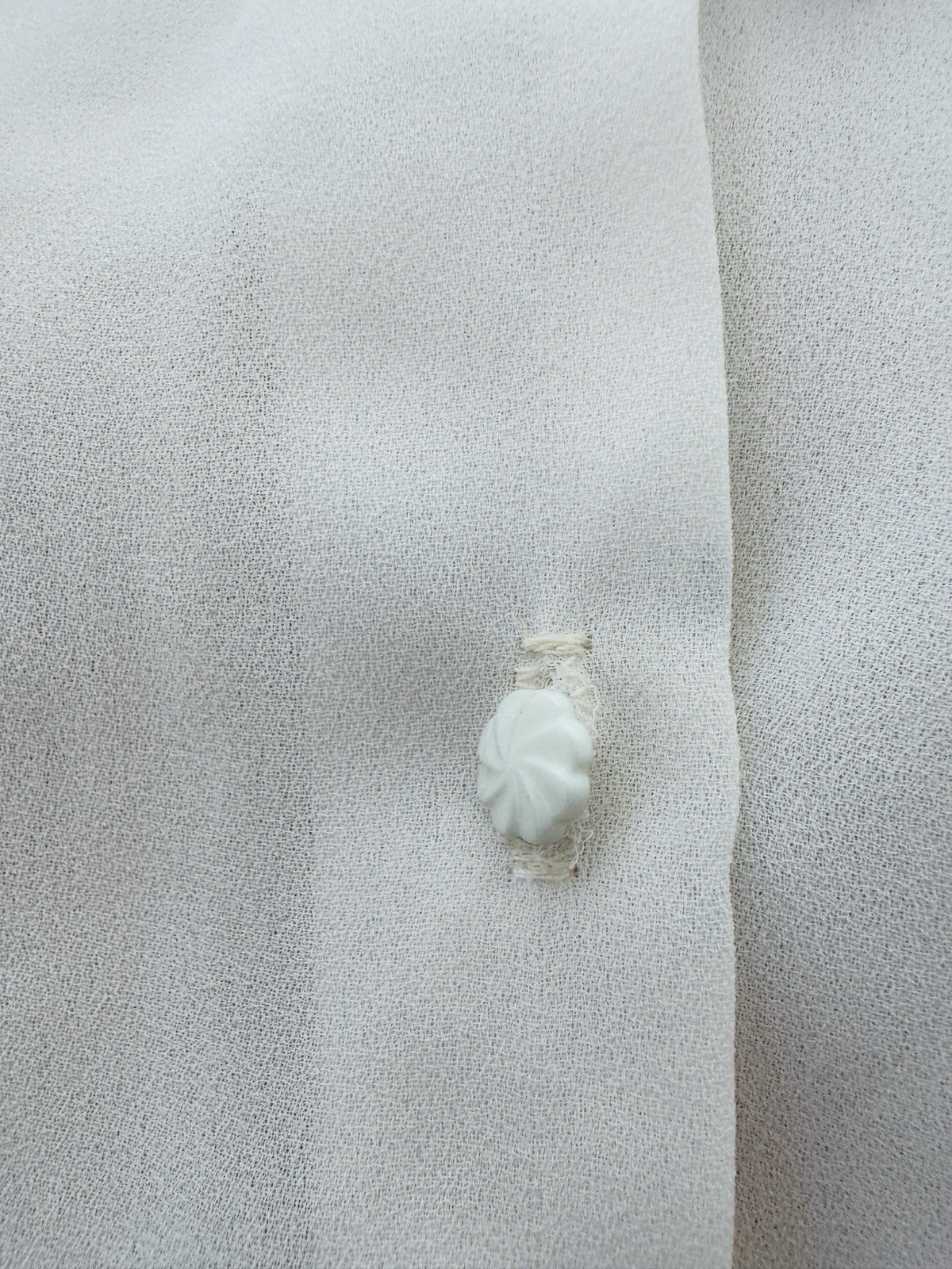 VINTAGE Rayon Blouse Womens Size Medium Shirt Off White Plastic Buttons