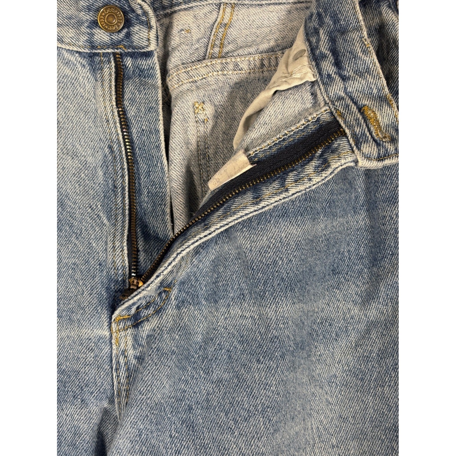 Vintage Lee High Waisted Mom Jeans Light Wash Tapered Leg Denim Made in USA 12 L