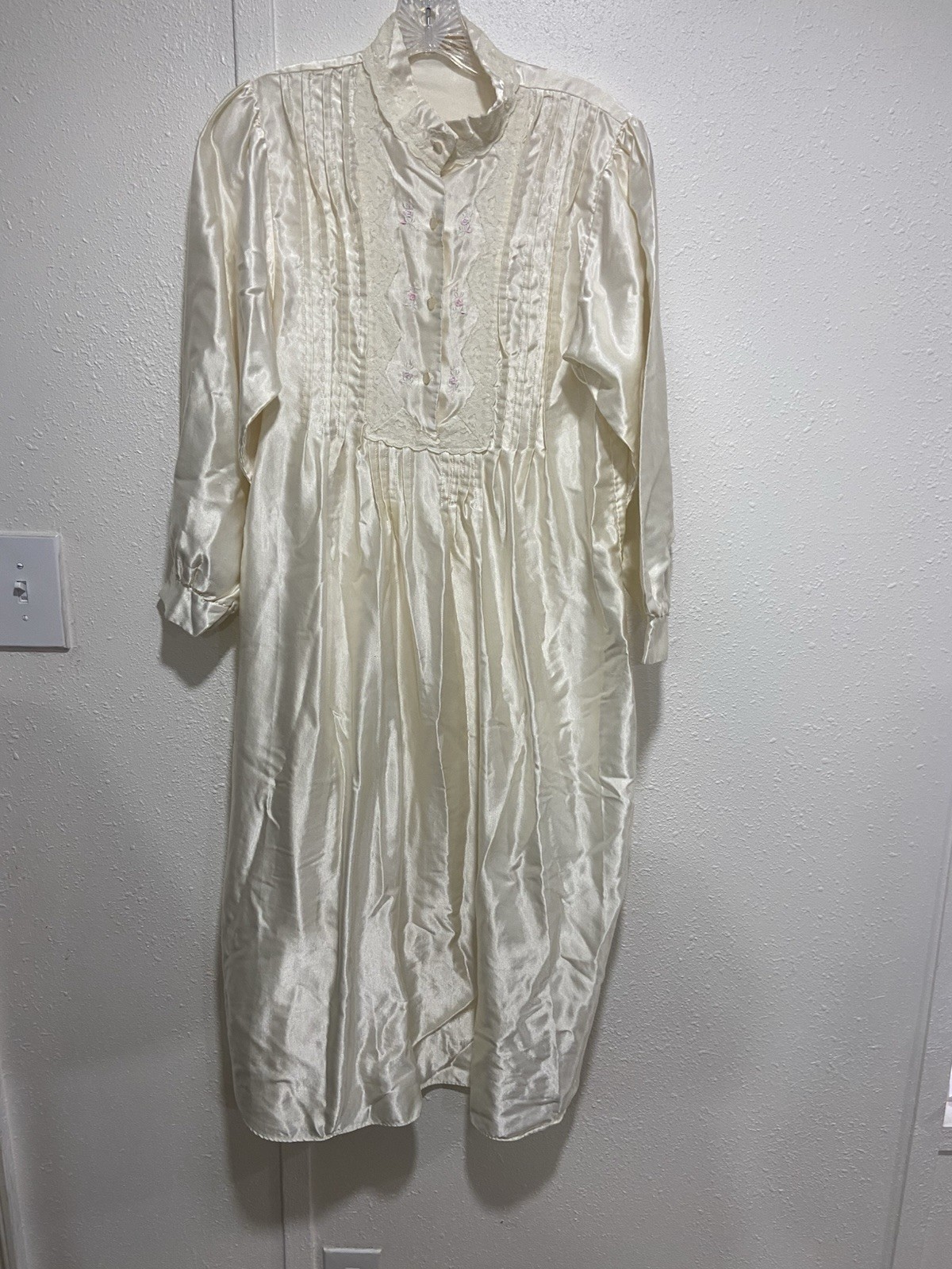 VTG Barbizon M Nightgown Ivory Long Silky Satin Lace Flannel Lined Embroidered