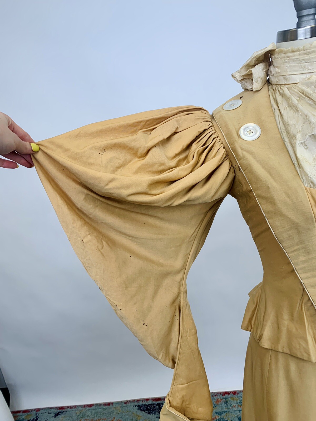 Antique Victorian 1890s Bodice & Skirt Set Tan Silk Leg of Mutton Sleeve AS IS
