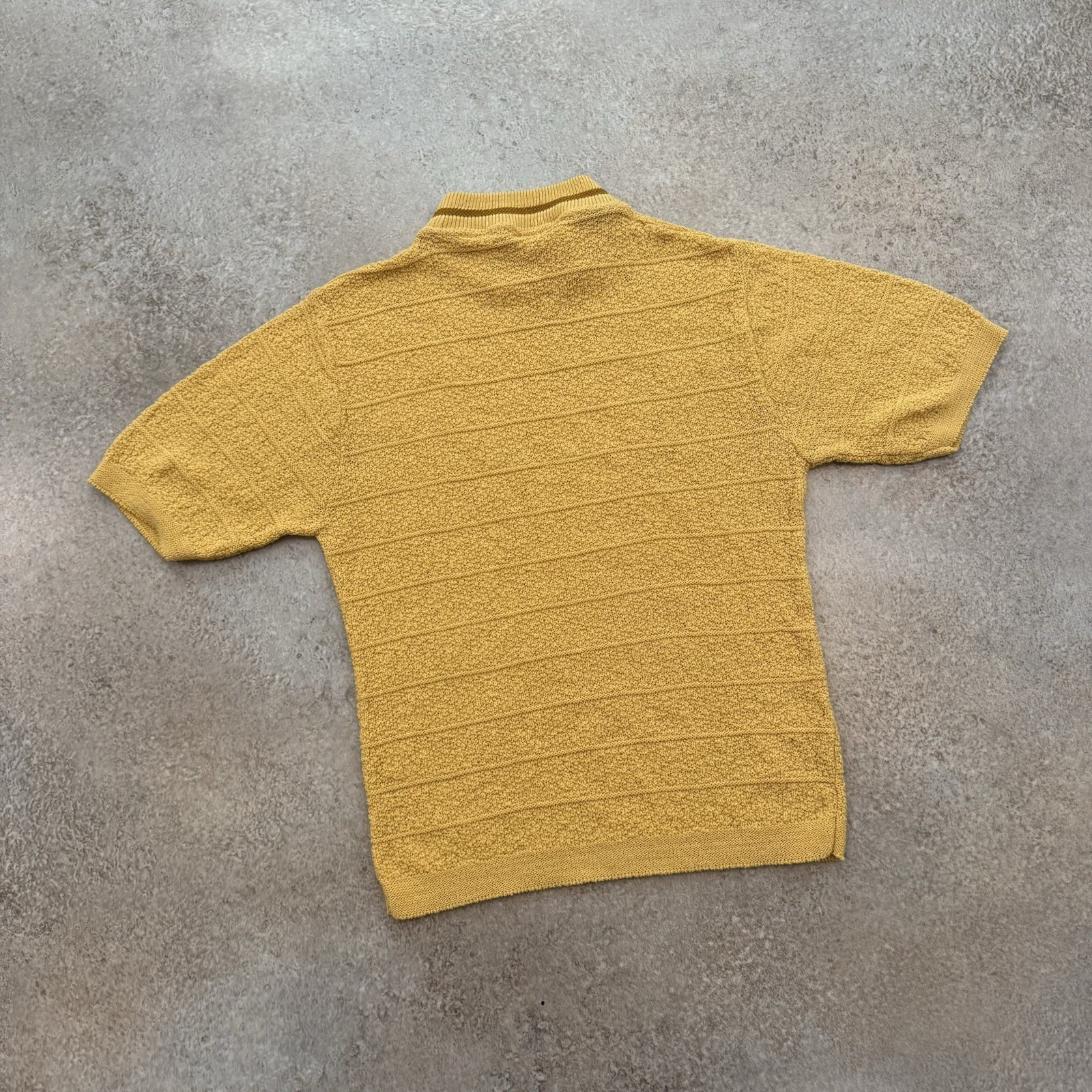 True Vintage 1960s Munsingwear Acrylic Short Sleeve Sweater Women’s Small Yellow