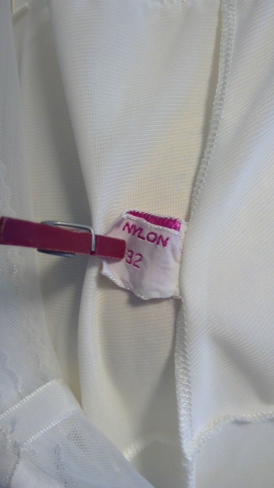 Beautiful Vintage 50’s Cream Luxite By Holeproof Slip Size 32