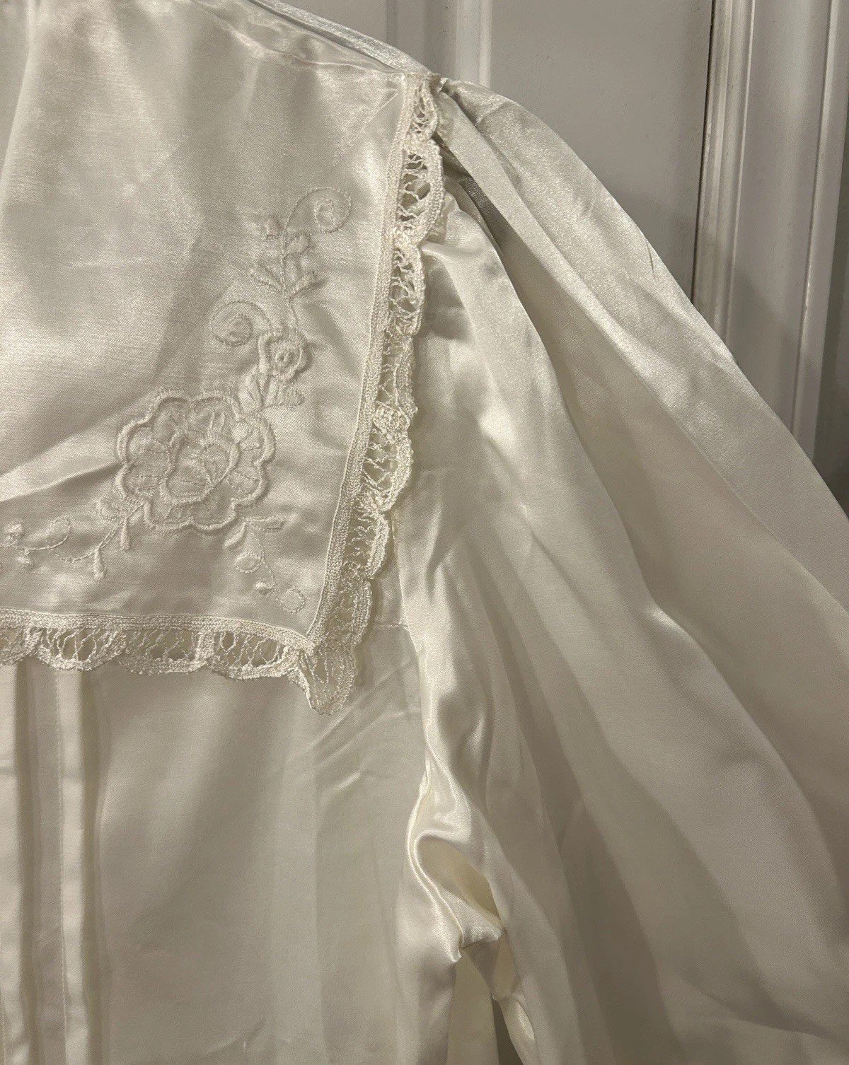 Vintage ALLISON RHEA Women’s Size L Ivory Satin Nightgown, Lace Trim NEW