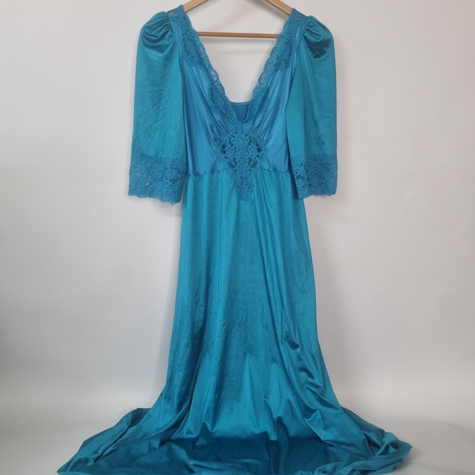 VTG Famous Bodies Nightgown Long Negligee Lace Tourquise Sleeve Deep V Sz S M