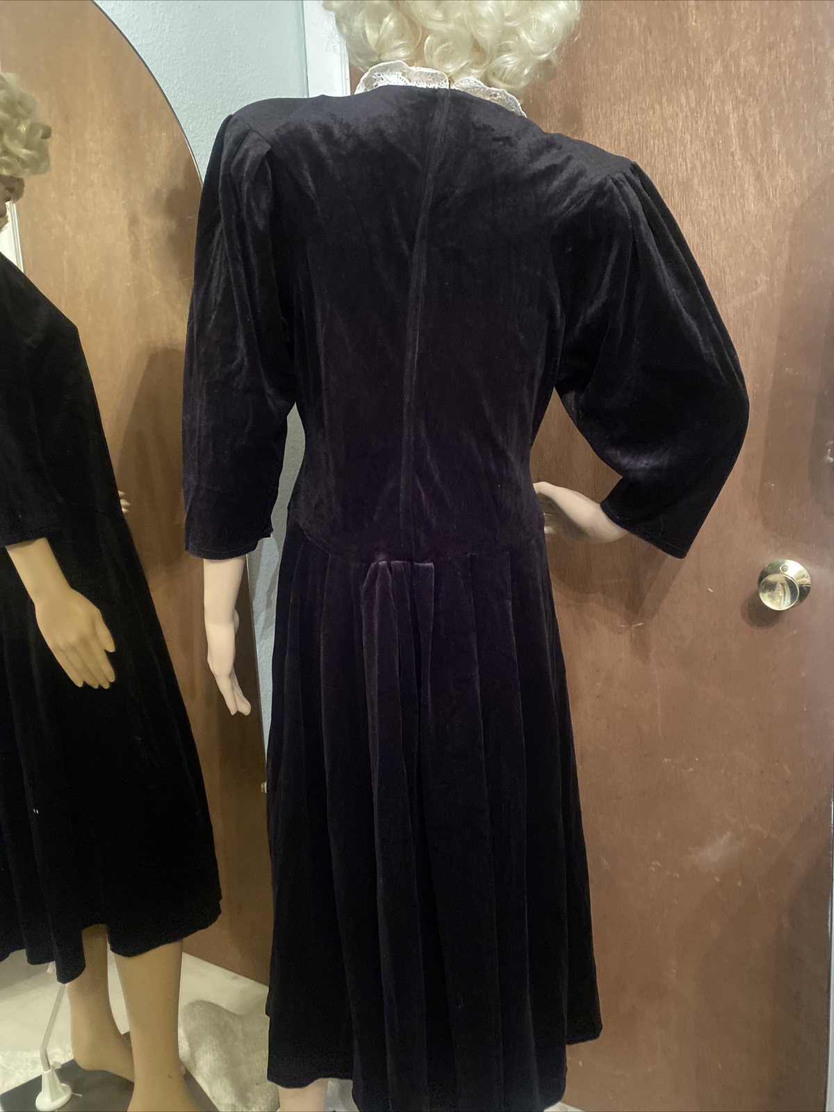 Vintage Long Black Velvet Dress Lace Collar By Paquette Too! Size 12