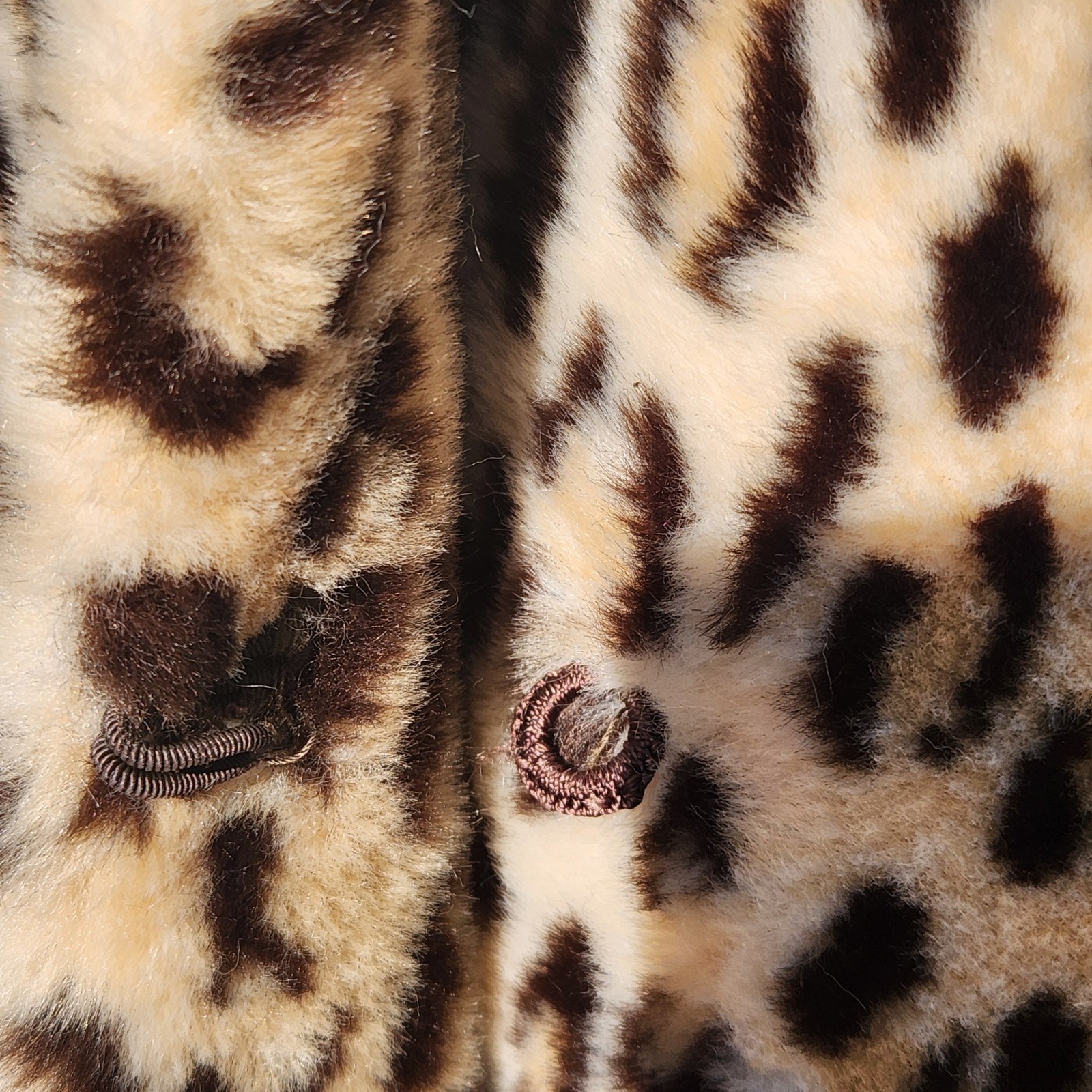 Vtg Leopard Cheetah Print FUR Coat Long Bust 40″ Overcoat FAUX Italian Excellent