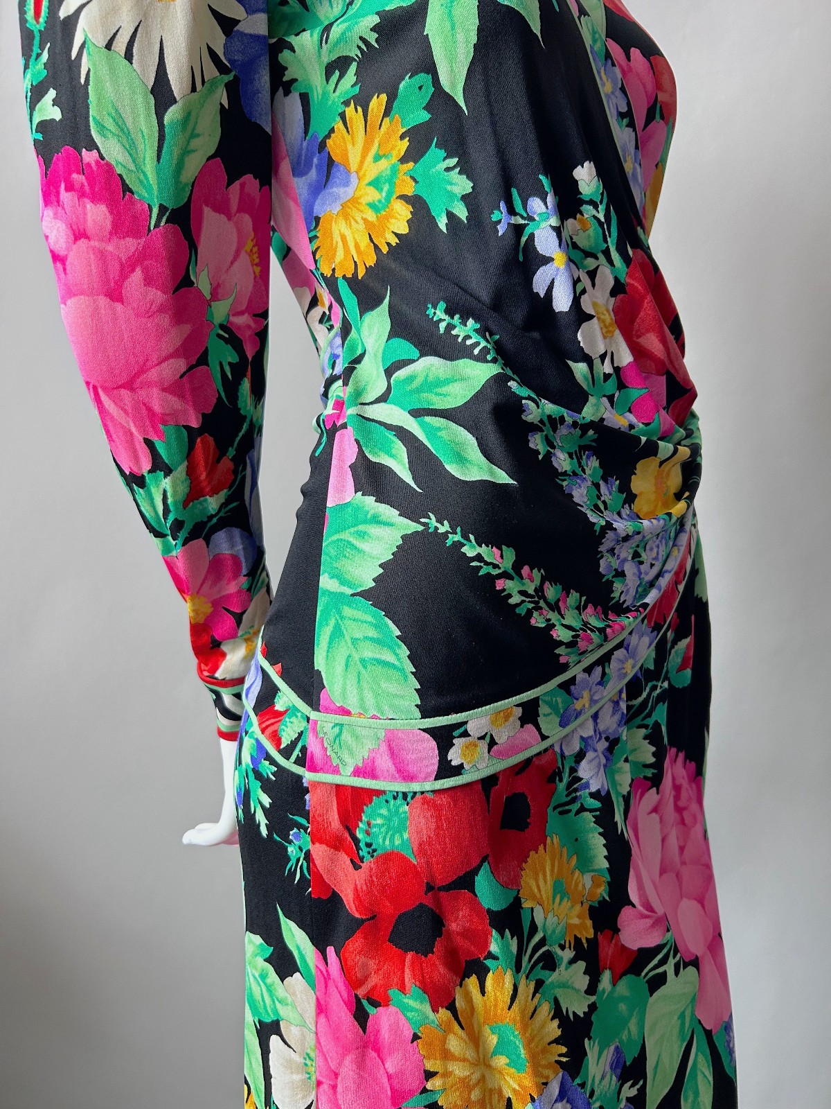 Leonard Paris 1990s Floral Print Jersey Wrap Dress Bergdof Goodman sz 8 France