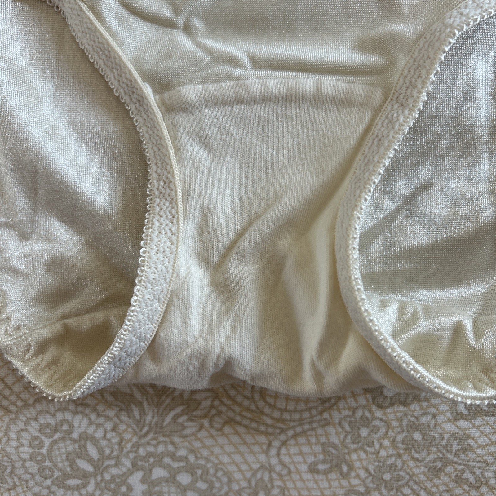 Underscore Shapewear Moderate Control Beige Panties Briefs Sz Med NWOT