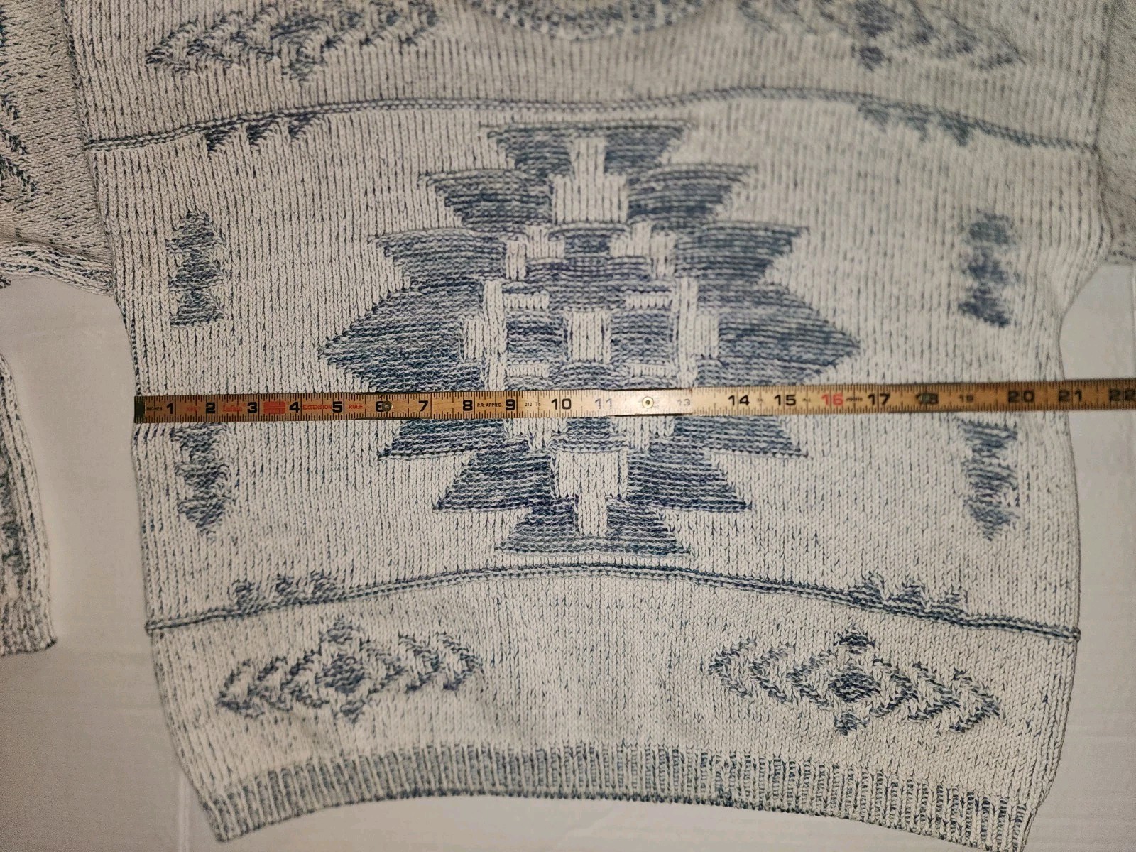 womens vintage 80’s pullover sweaters Size Medium By Pasta Gray And Blue Aztec