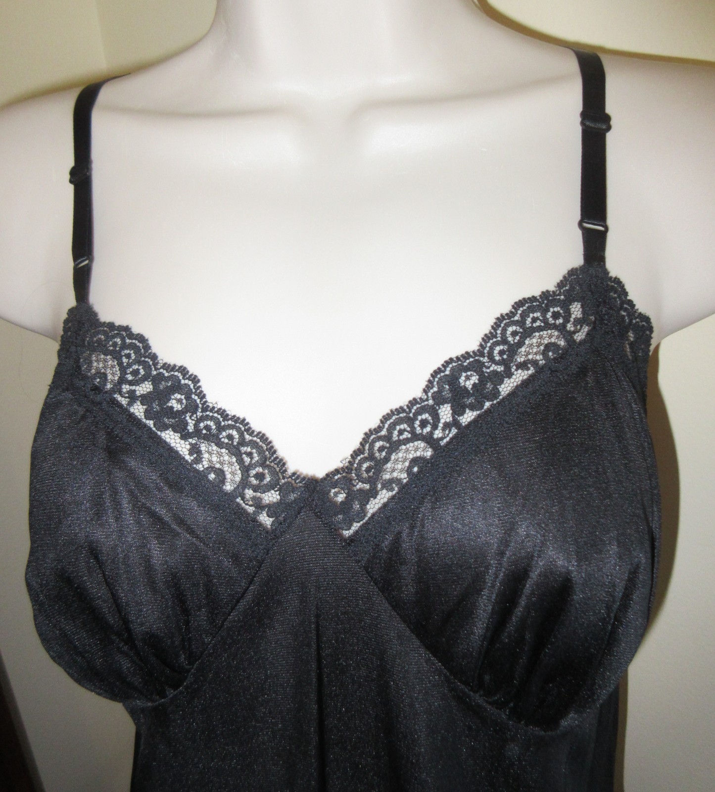 unworn vintage size 36 DEENA BLACK sheer LACE NYLON full slip NIGHTGOWN