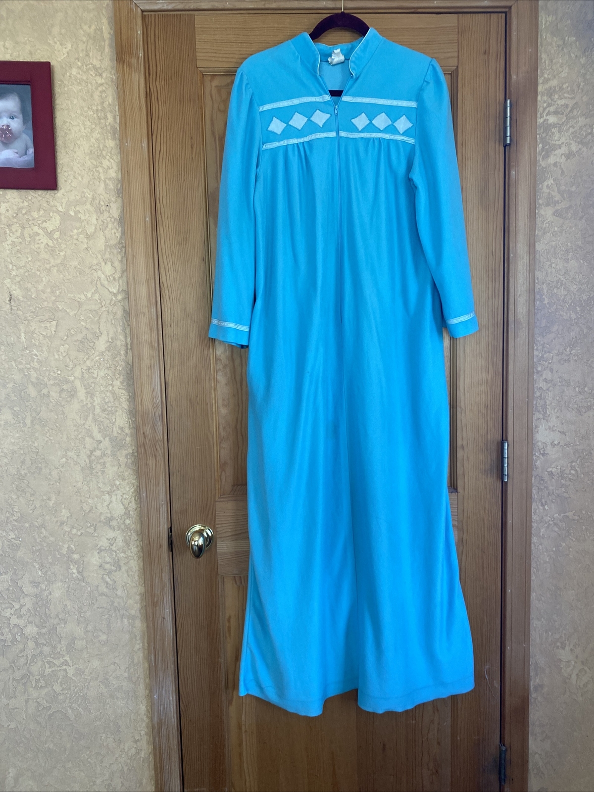 MARY BARRON women BLUE ROBE Size Medium Size 12-14 Vintage