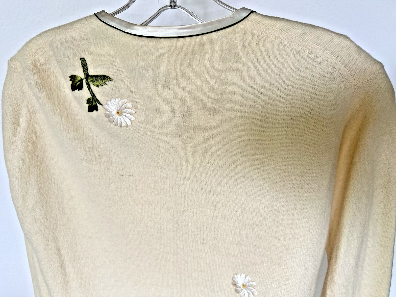 Vintage 1960’s Women’s Angora/Lambs Wool Cardigan By Atkins Hong Kong SMALL s40