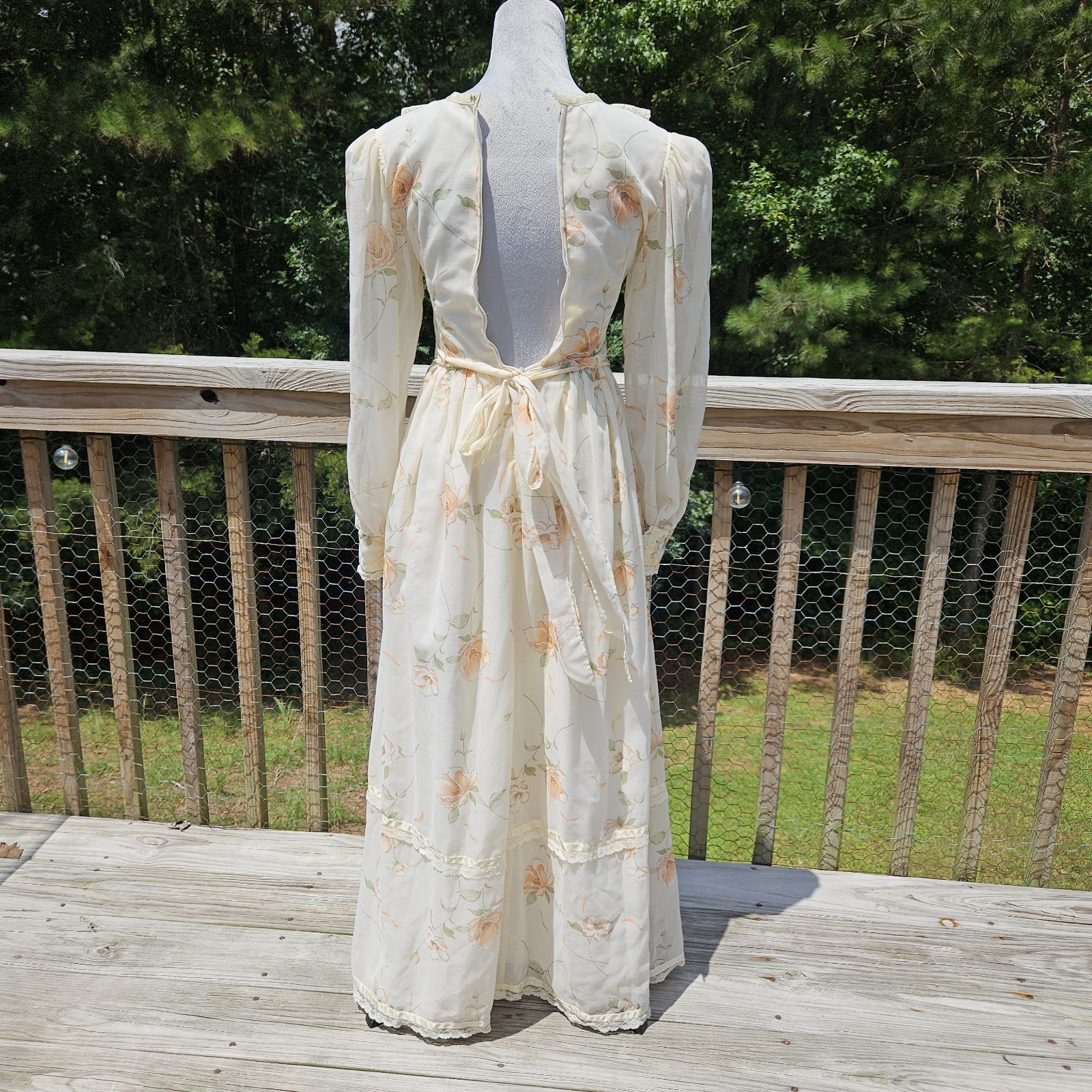 Vintage 70s/80s Prairie Dress Floral Cottagecore Maxi Lace Romantic Feminine