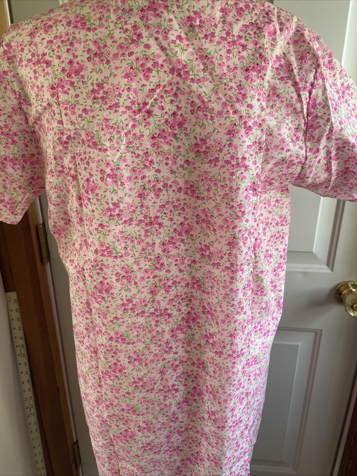 NWT Lady Lindsay Women’s Small Floral Hospital Gown Snap Open Back Dress Pink 1
