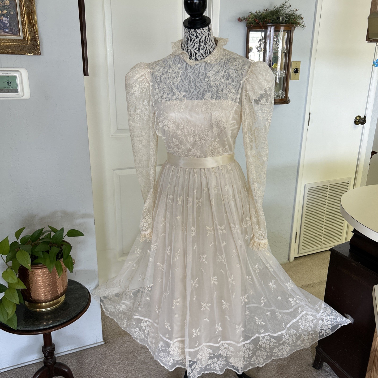 Vintage Victorian Ecru Wedding Dress Net Lace B-38” W-28” H-42”