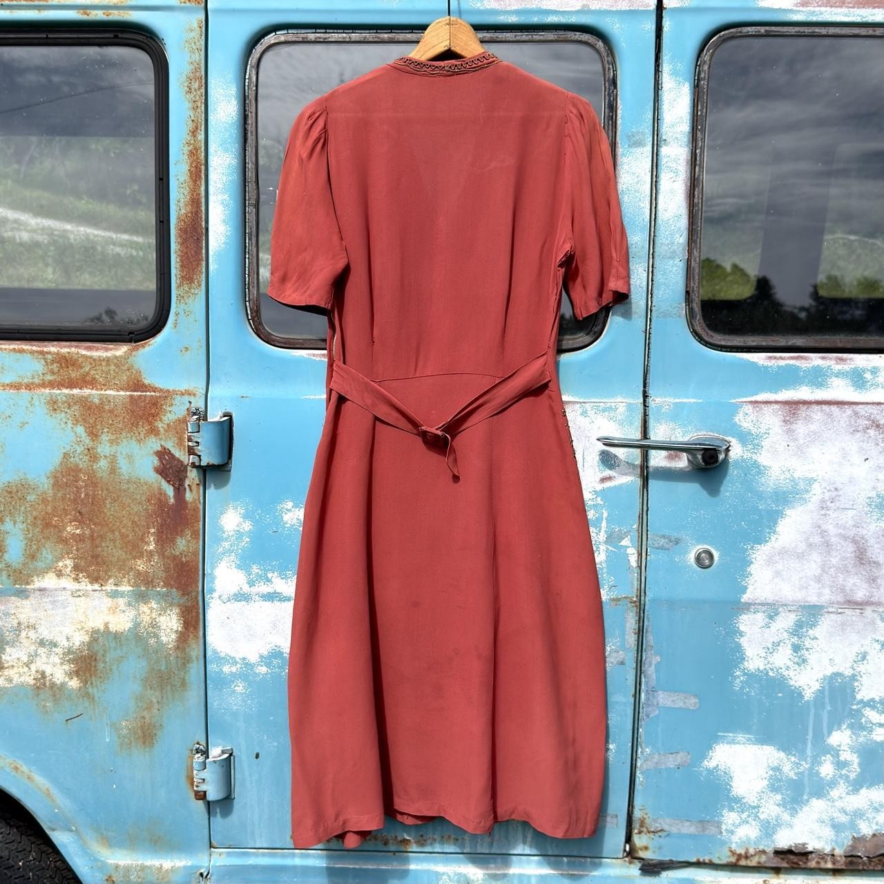 1930s terracotta red rayon crepe day dress w/ contrast squiggle soutache
