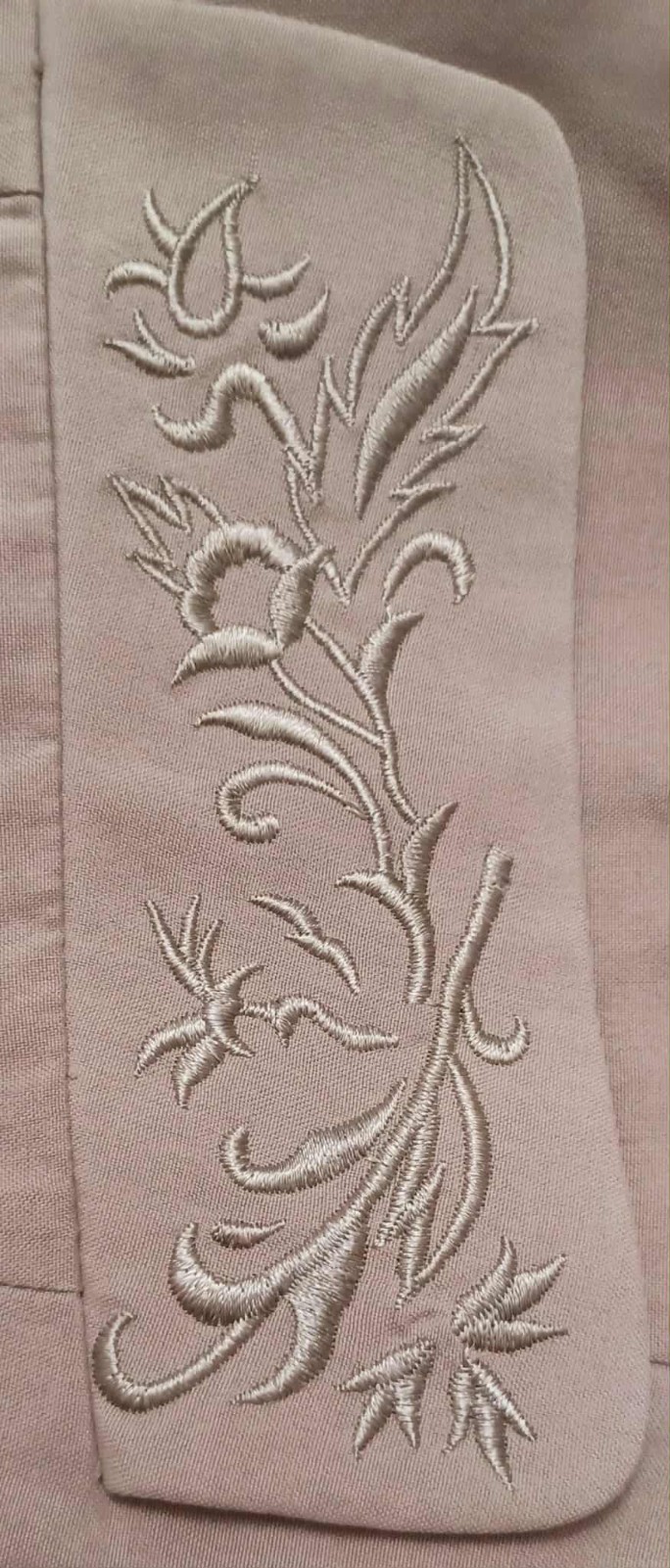 VINTAGE 1980s WOMEN’S JENNIFER MOORE 2-PIECE 100% SILK EMBROIDERED PANTSUIT