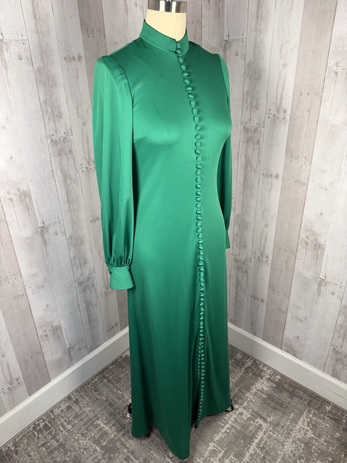 Vintage 1970s MOD Emerald Green Maxi Gown Elegant Poly Retro Size L/12