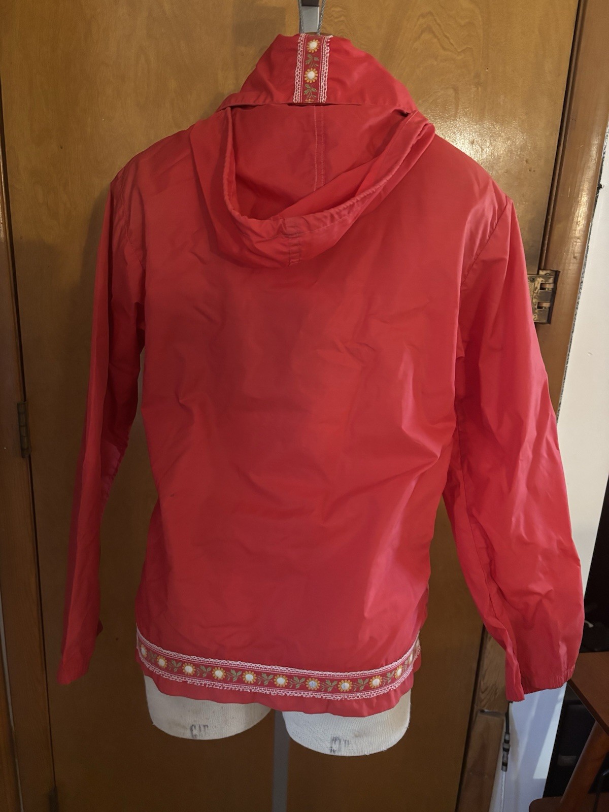 WHITE STAG USA: REWORKED VINTAGE “Snow White Dwarves” Nylon Jacket SZ.S (RED)