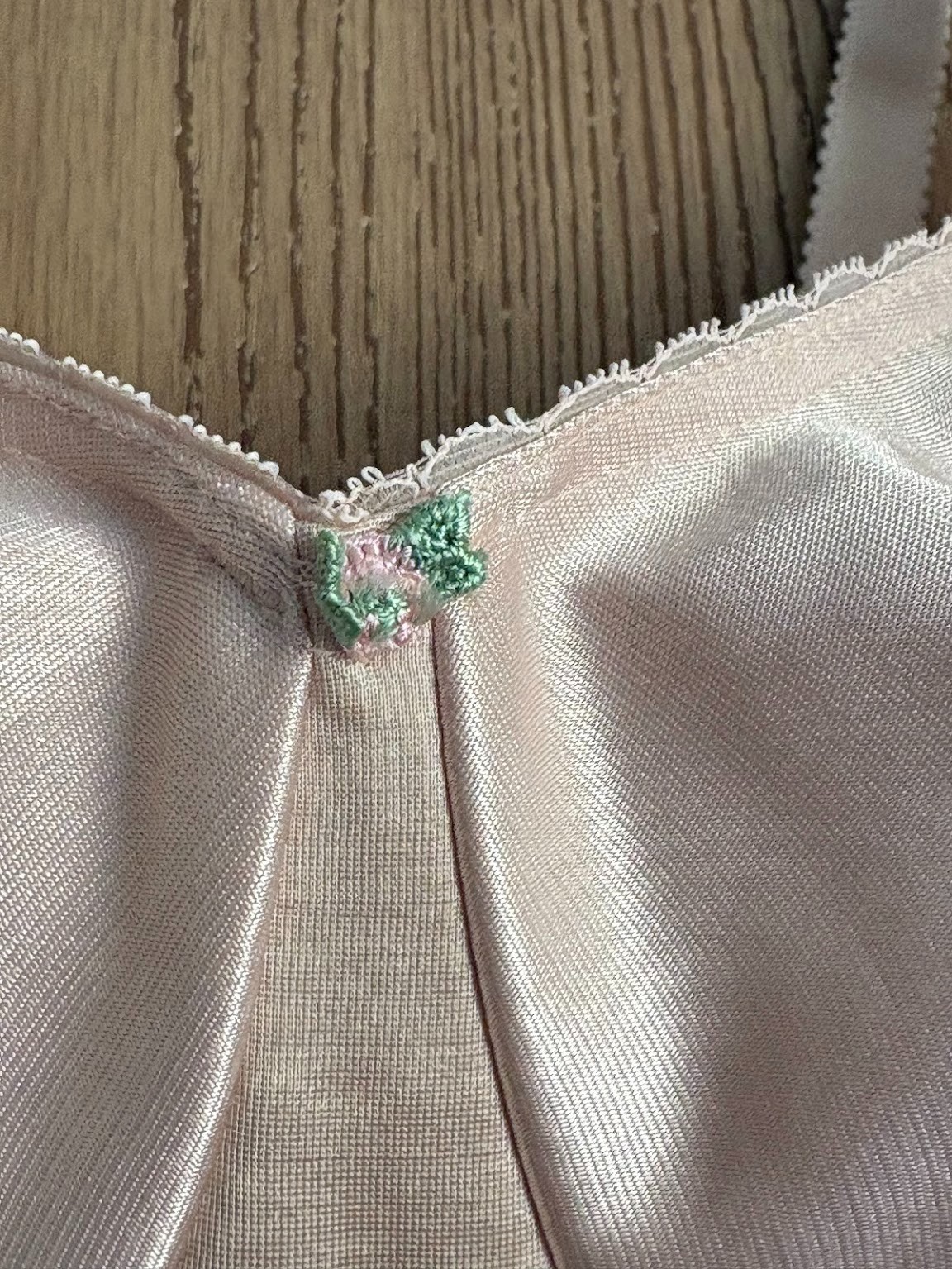 VTG 80’s-90’s Olga 34D Nude slip dress with an underwire bra top lace Pristine!
