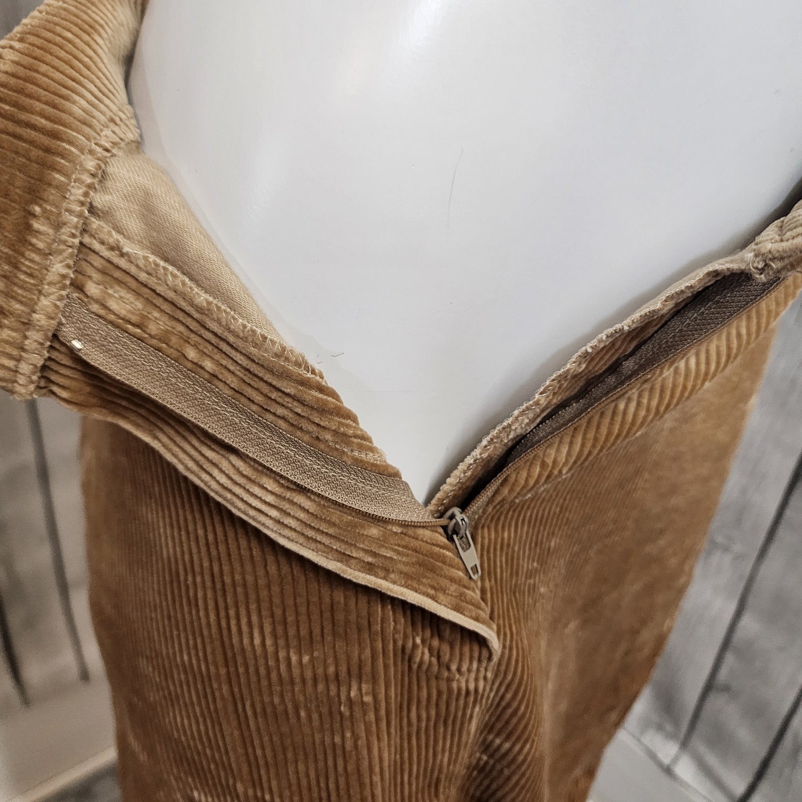 Vintage Tan Corduroy Midi Skirt 26.5” Waist YKK Zip Pockets 30” Length
