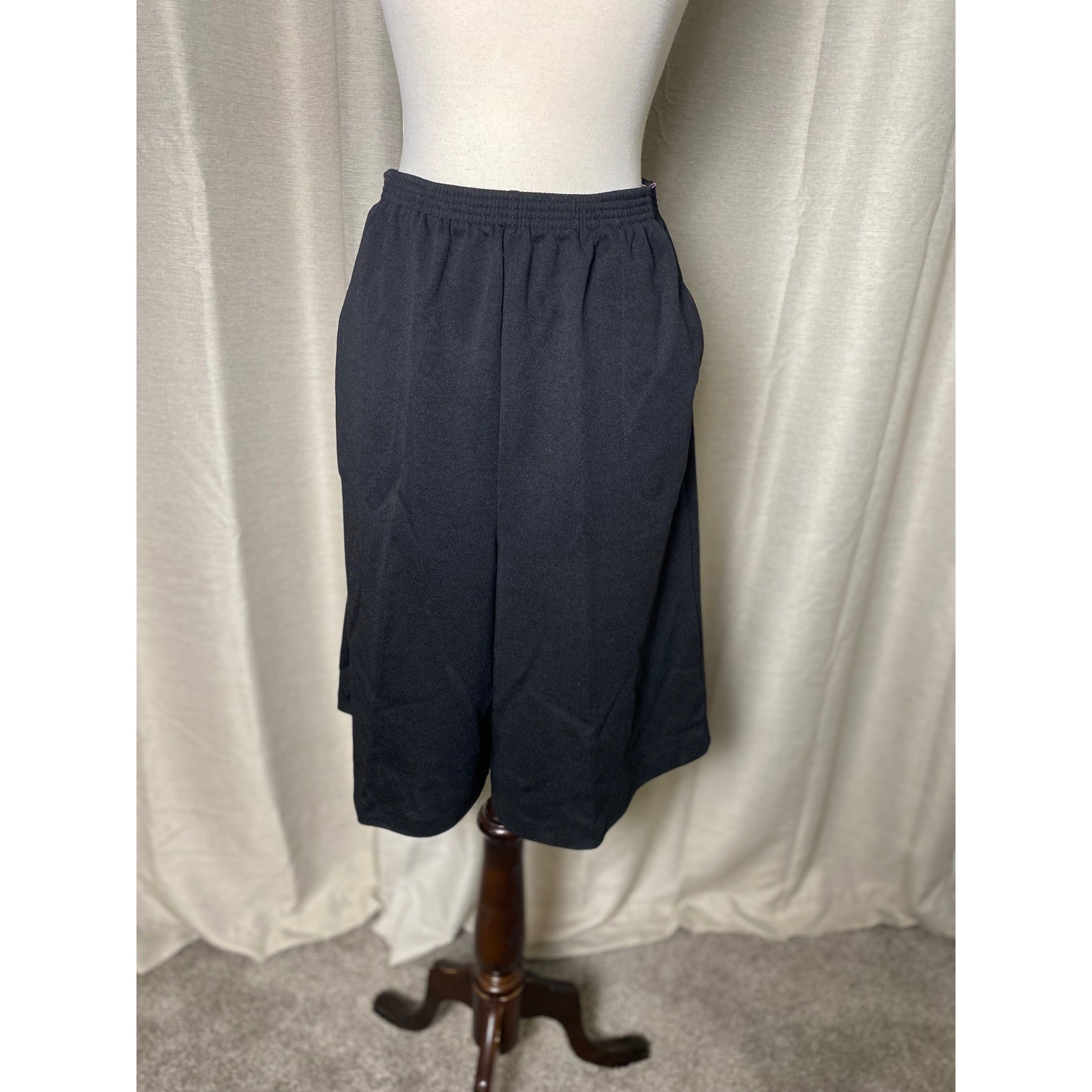 Vintage 70s Black High Waisted Culotte Shorts Elastic Waist Wide Leg Pockets