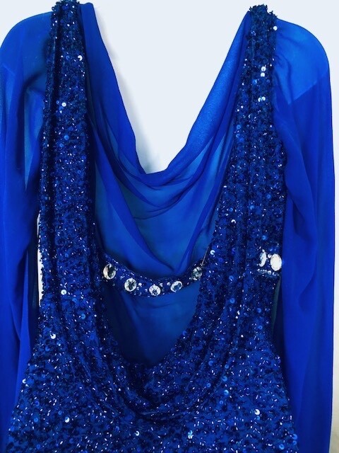 Vintage Sherri Hill Sequined Royal Blue Dress size 8P 100% silk / Match Clutch
