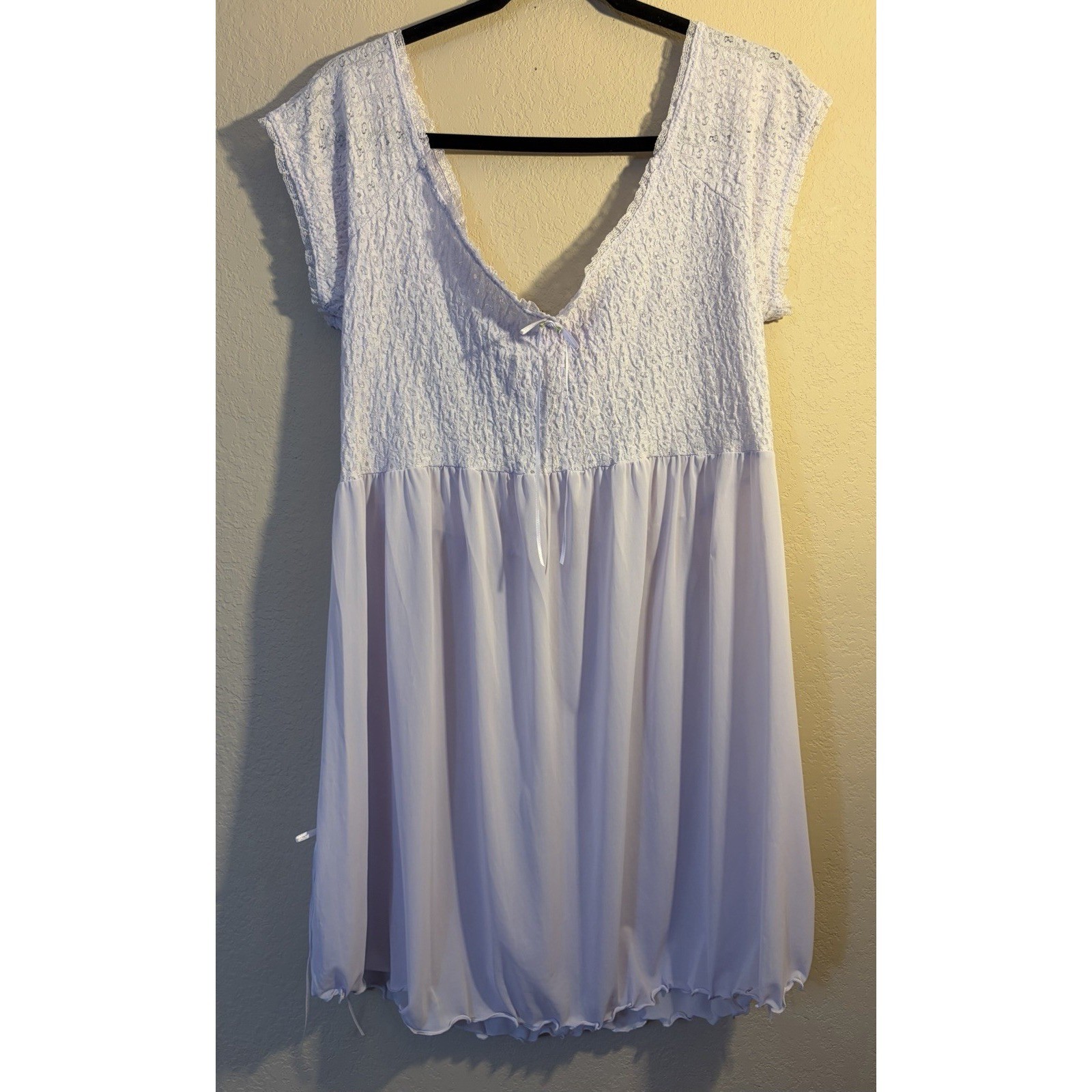 Vintage Violets & Roses 80s Liquid Silk Nylon Nightgown Lace Bodice Lavender Sz