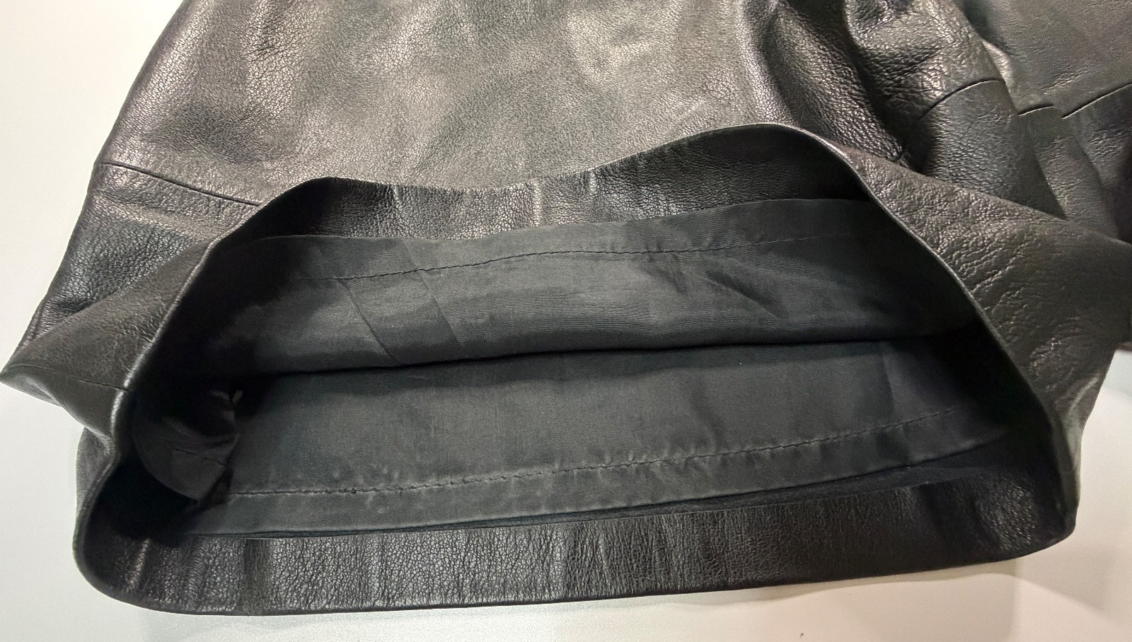Vintage 80’s Lambskin Shorts Genuine Leather Black High-Waist Paneled Pleated 10