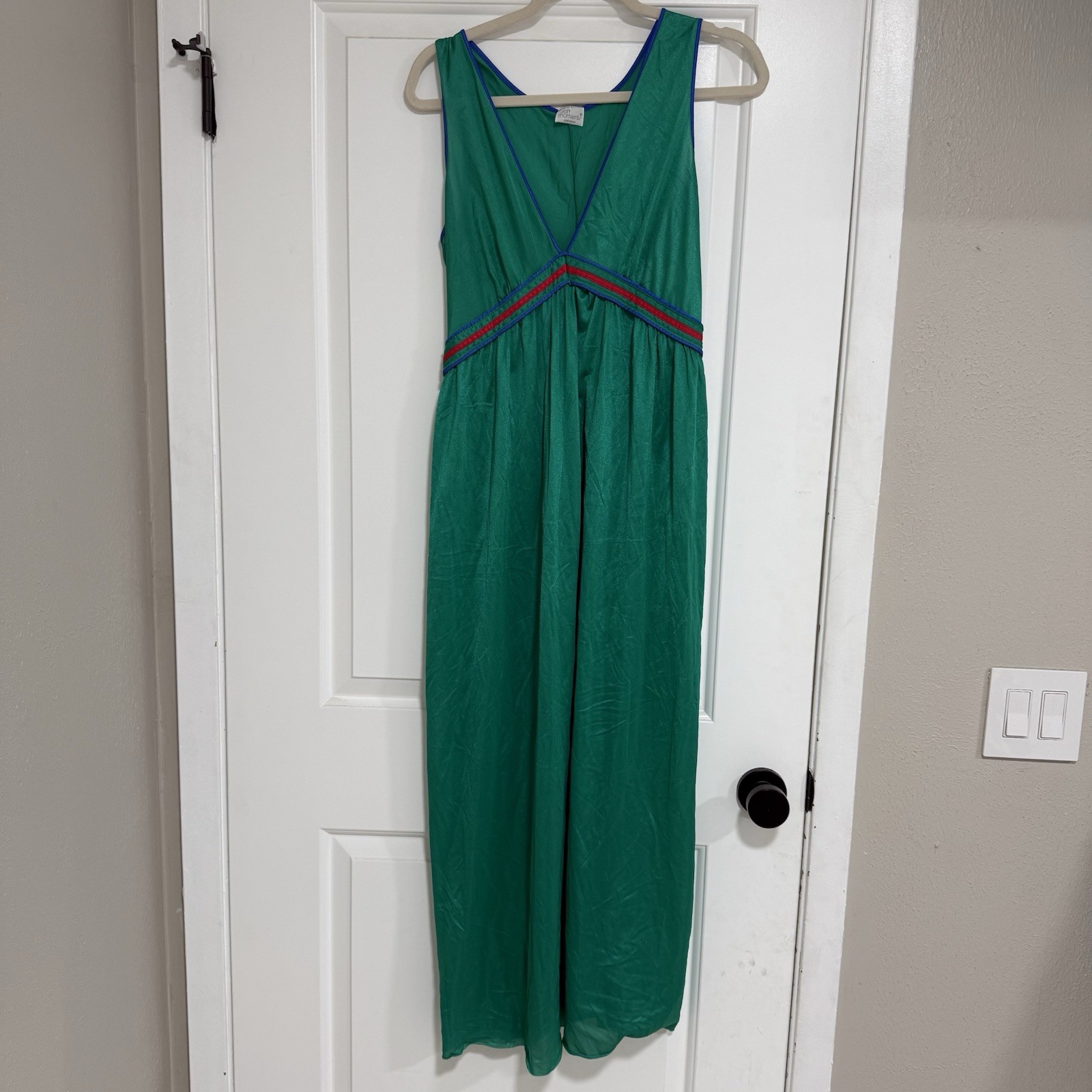Vintage Green Mid Length Nightgown Size Medium Lingerie USA Made Soft Moments