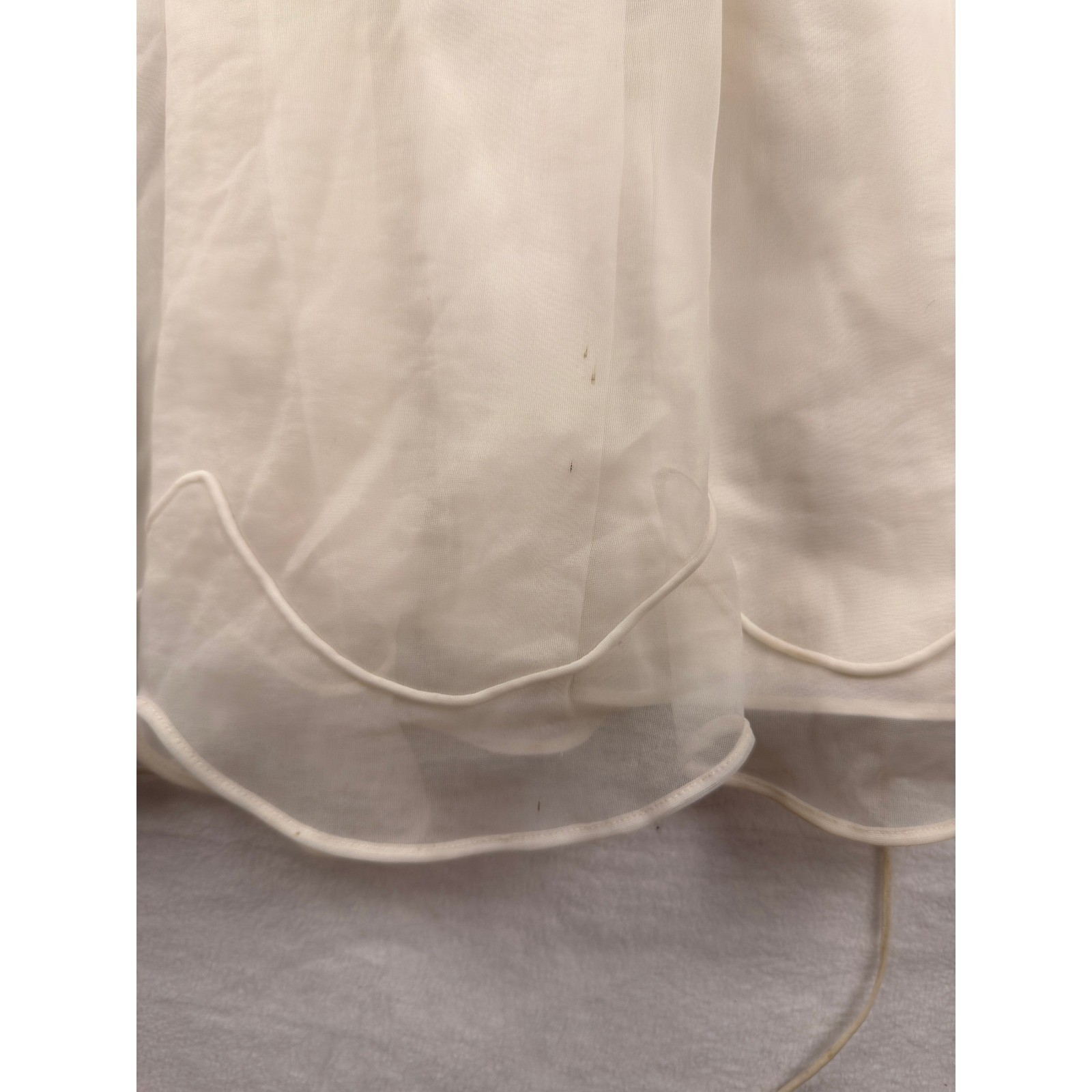 Vintage Shadowline Ivory Nylon Lace Nightgown Scalloped Hem Sleeveless White 32