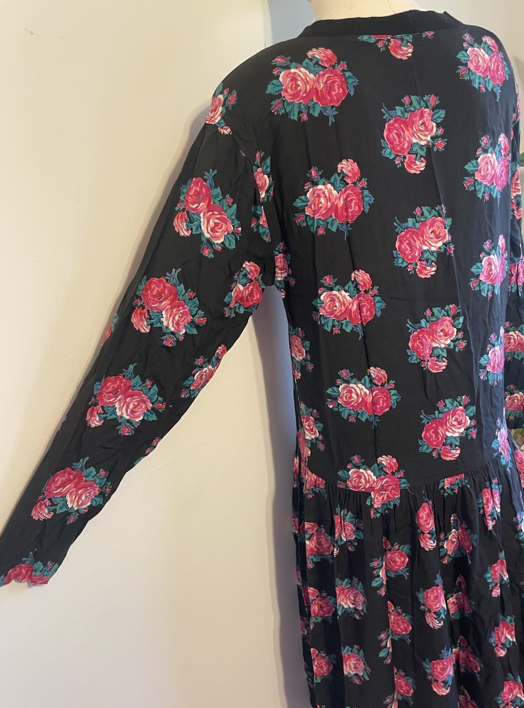 Vintage 80s Peppers Black Pink Rose Print Midi Dress M Rayon Drop Waist LS
