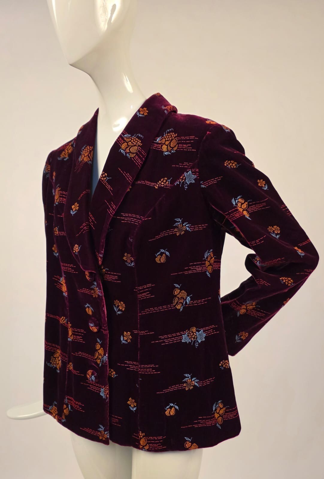 VINTAGE 1970’S PLUSH VELVET BLAZER JACKET W FLOCKED FRUIT PRINT