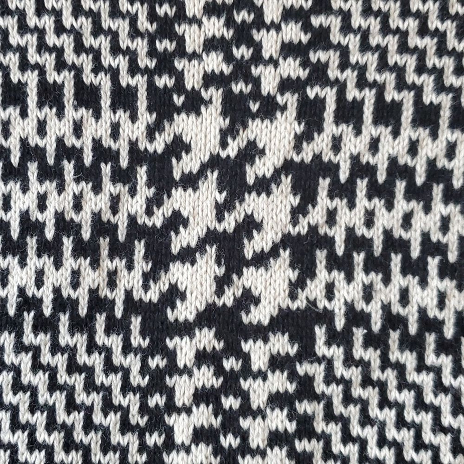 CHAPS HOUNDSTOOTH MOTO STYLE SWEATER KNIT VEST SIZE LARGE BLACK CREAMY WHITE
