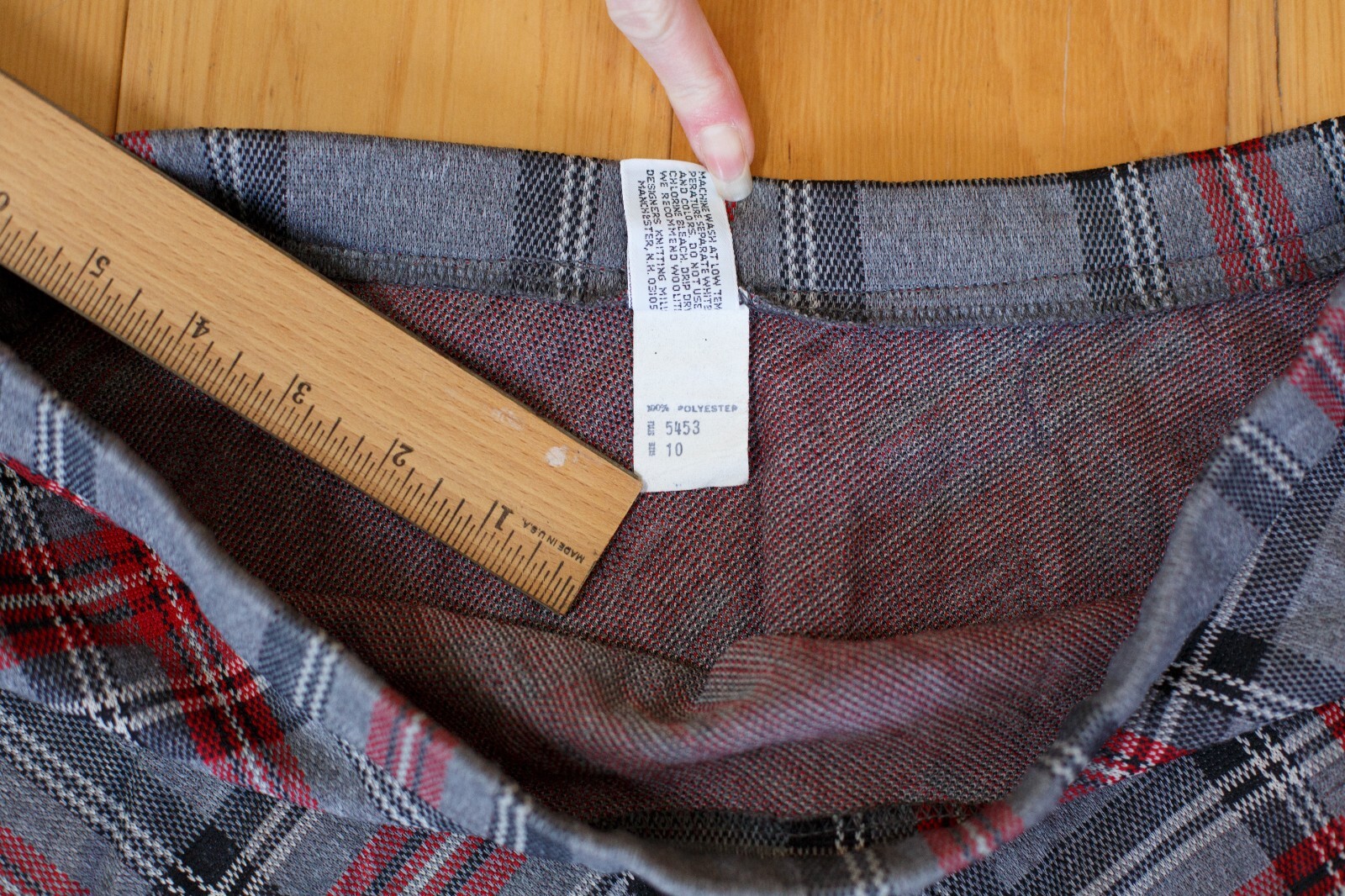 Vintage 1960s Plaid Skirt by Designers Originals – Size 10 Beautiful!