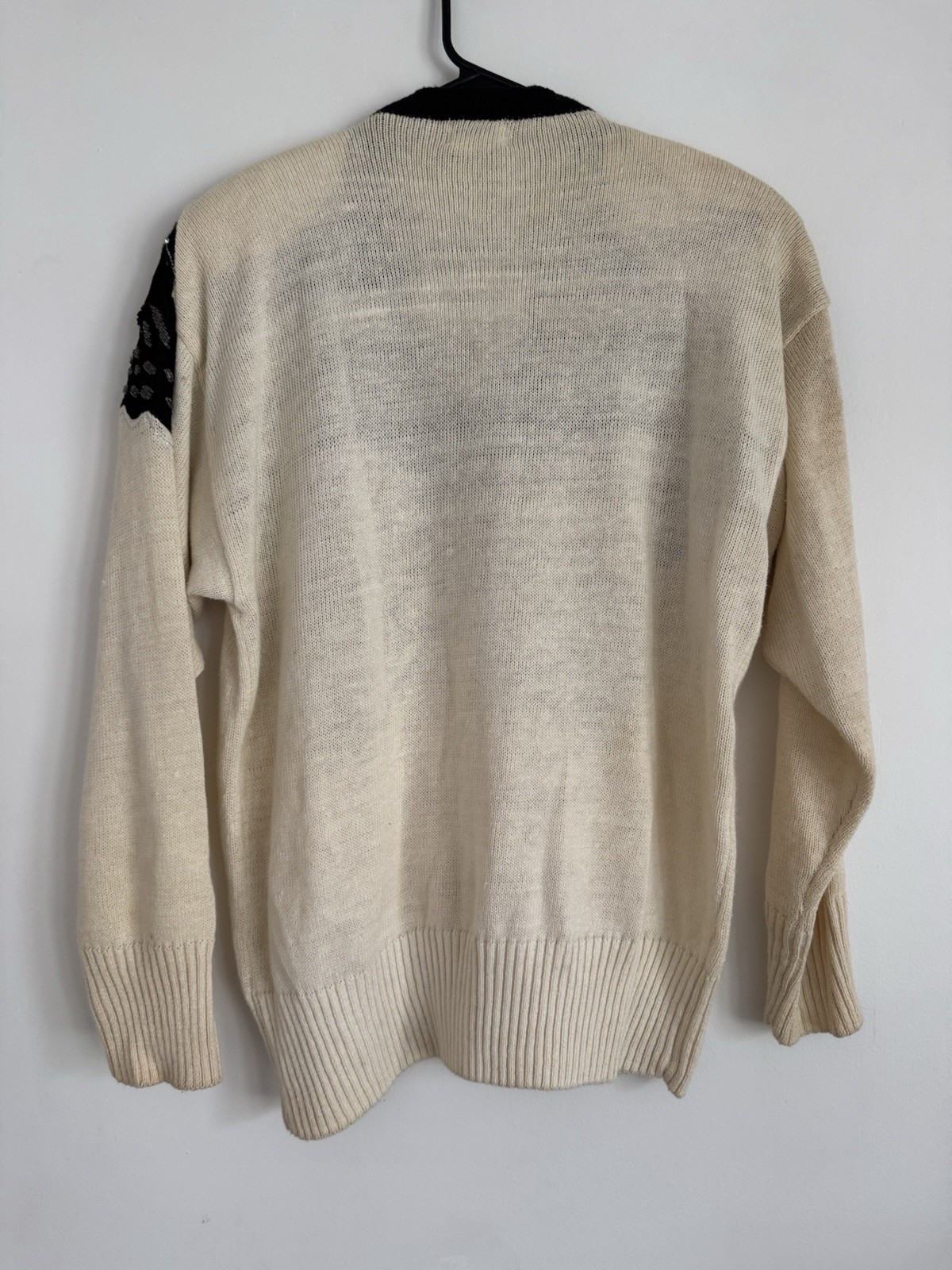 VTG EMINENT SWEATER „L” V-NECK SCHOULDER PADS BEADED BLACK BUTTERFLY