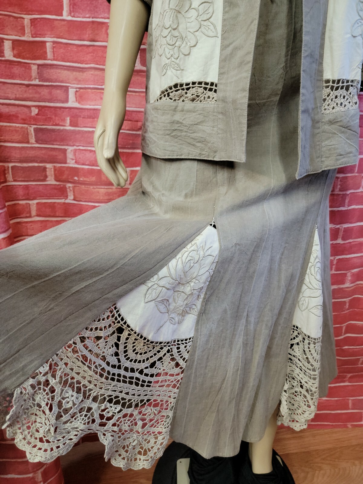 Lim’s VTG 2 Piece Set Cream Taupe Jacket & Skirt Crochet Embroidered Size M #C2