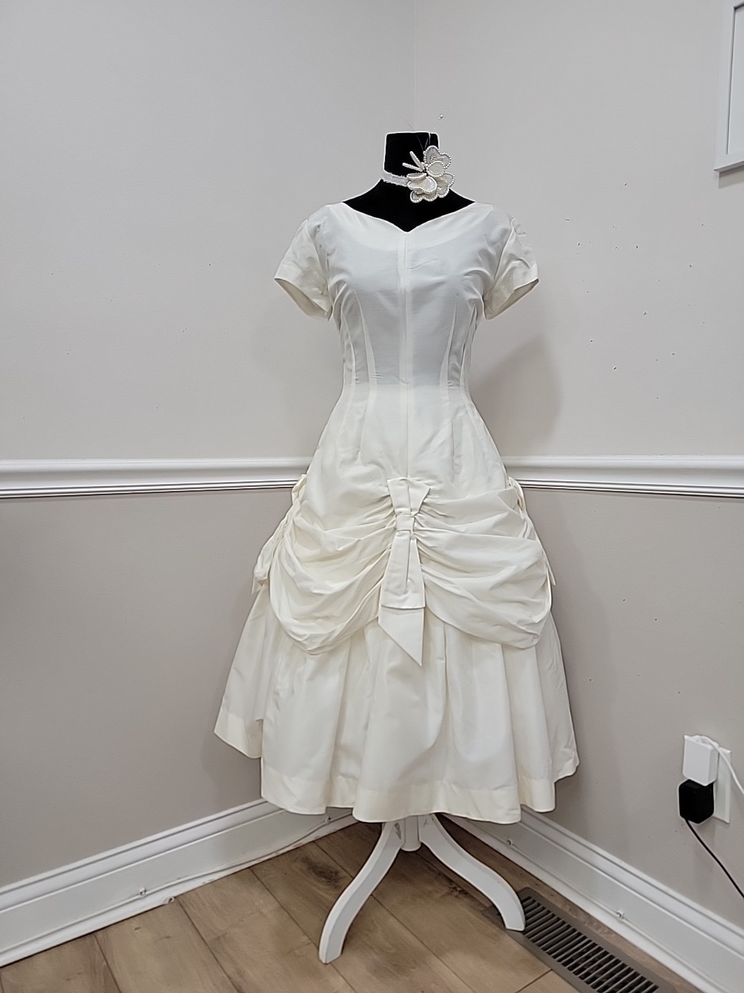 VTG Alfred Werber Mid Century Wedding Dress Short Sleeve Bridal Gown Ruched Bust