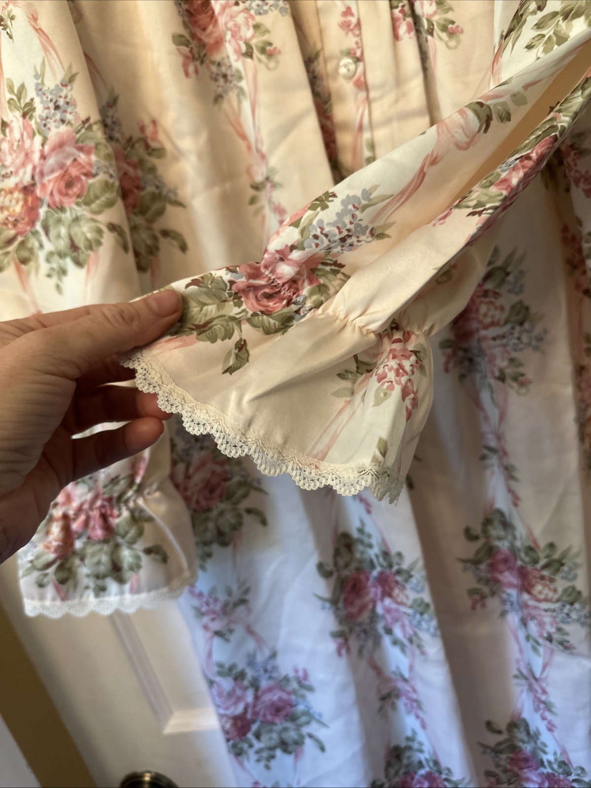 Vintage Chelsea’s Closet Floral Long Sleeved Nightgown Cottage Core Sz L Roses