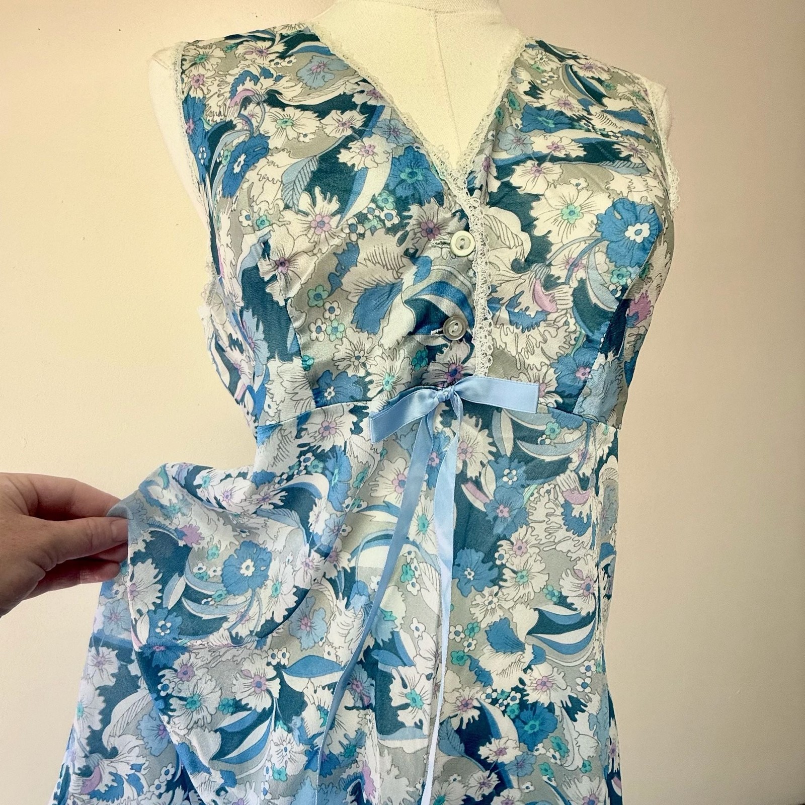 Vintage Floral Lace Trim Nightgown Blue White Chiffon Chemise Nightgown