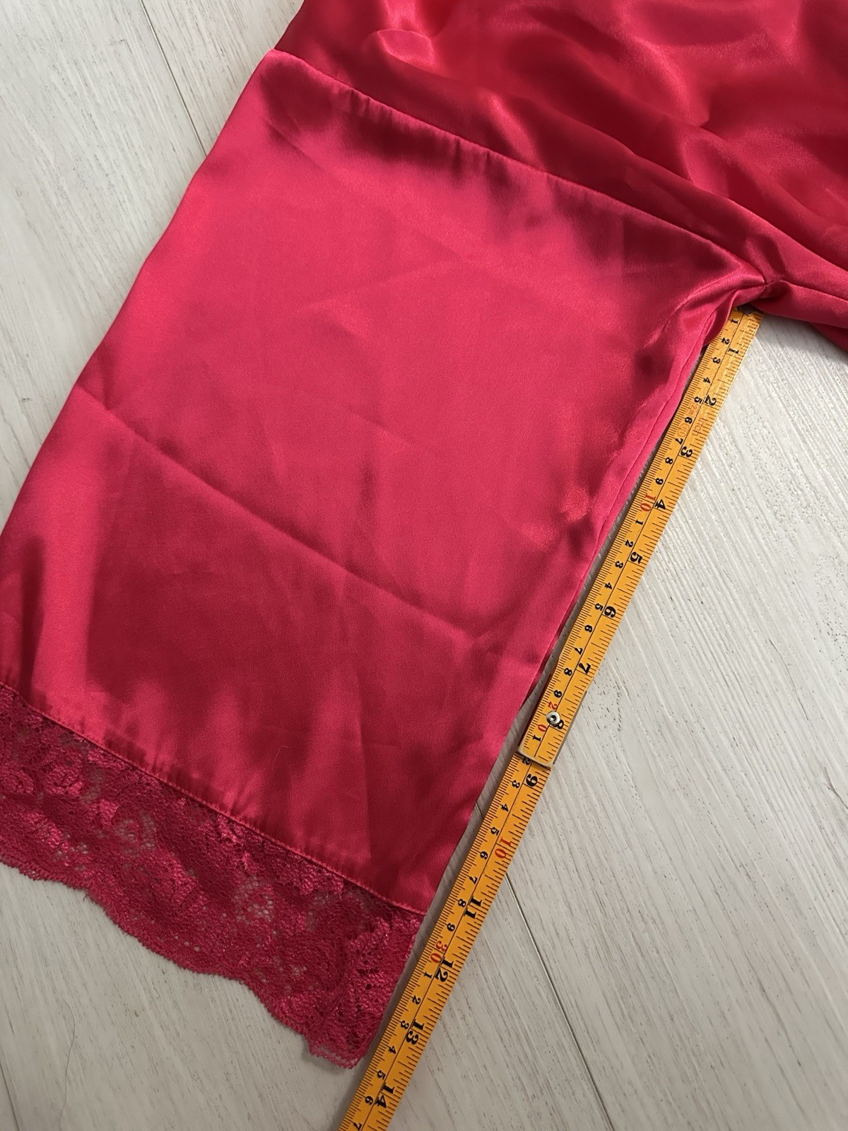 Vintage Victoria’s Secret Satin Robe & Nightgown Set Sz L – Fuchsia Pink – Lace