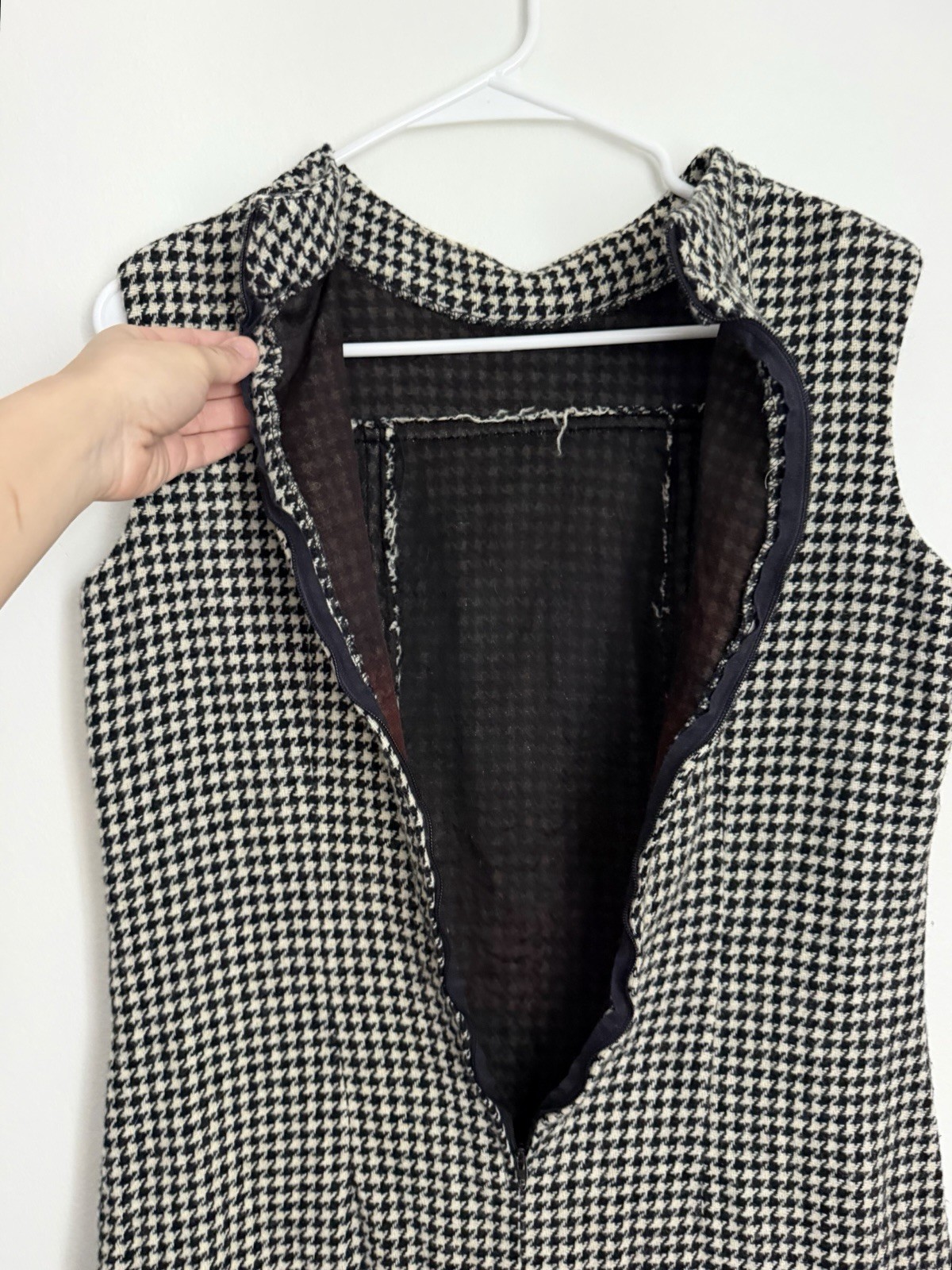 Vintage 70s Handmade Black and Ivory Houndstooth Shift Dress Size Medium