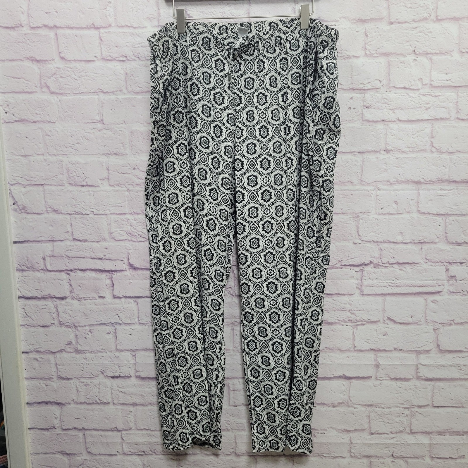 Old Navy Medallion Pattern Pixie Pants XXL Wide Leg Pocket Comfy Y2K Boho Casual