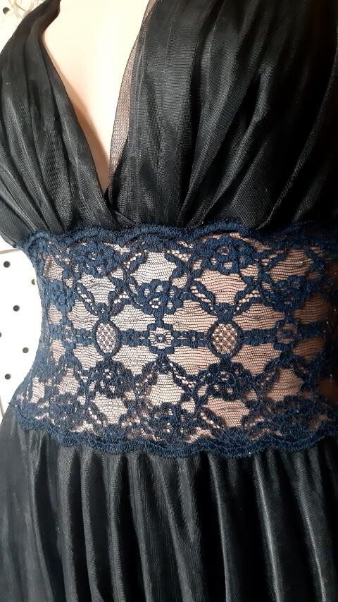 Vintage 80s Black Nylon Peignoir Dress Sexy Guipure Layered Chest 86cm/34″