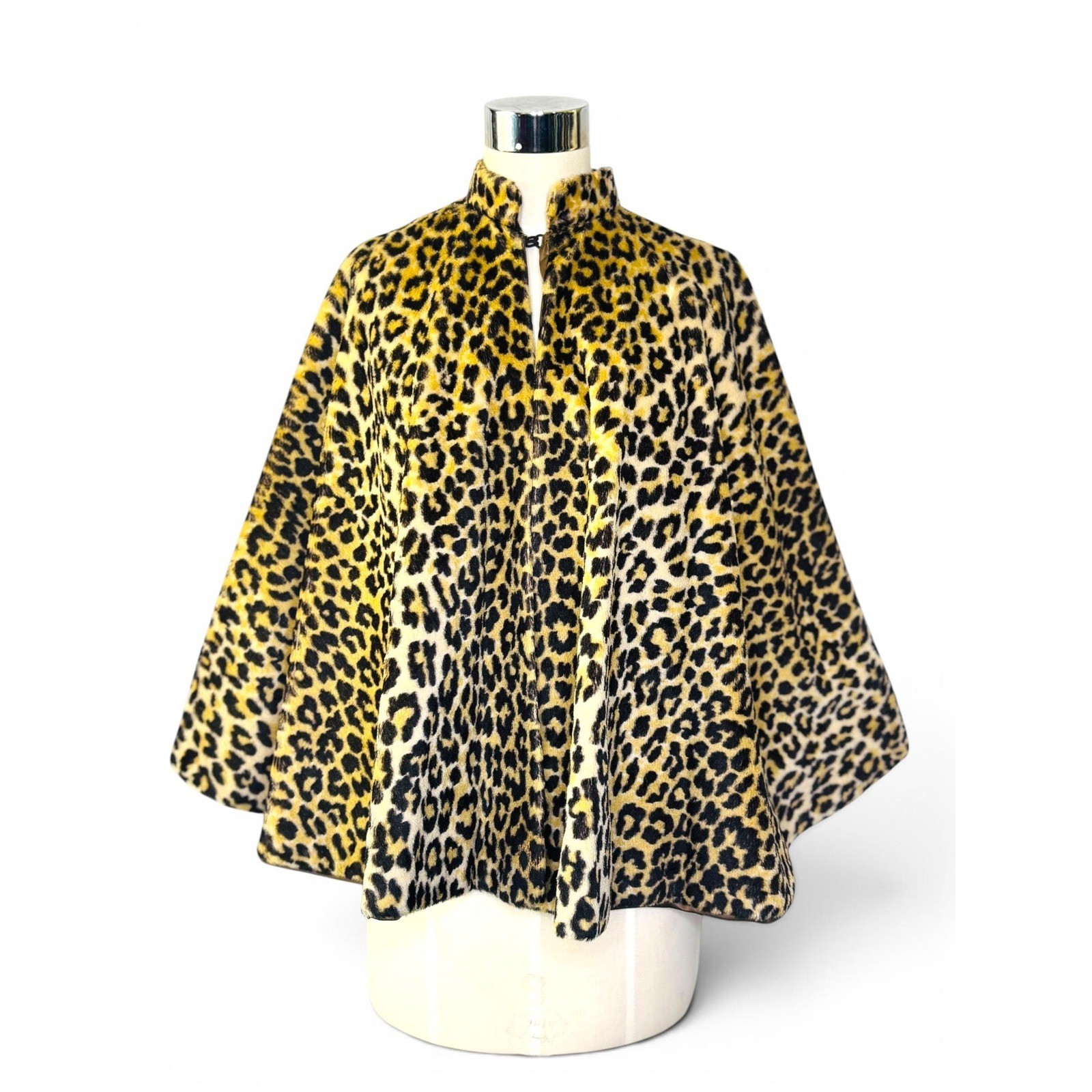 Vintage 1960s Leopard Animal Print Print Statement Cape